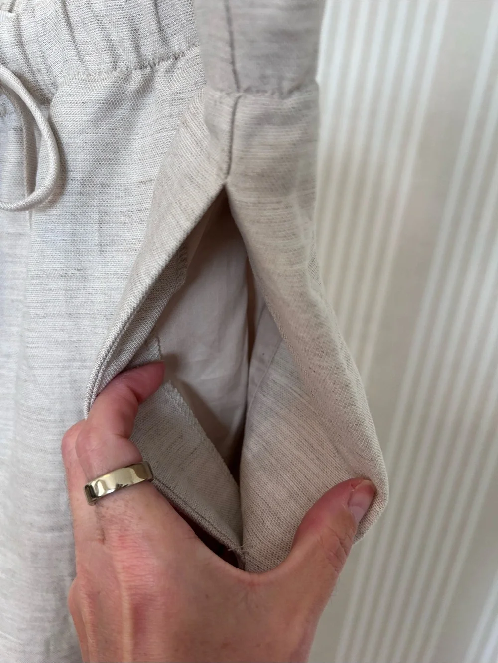ARITZIA The Lodge Pant in Undyed Ecru Drawstring Wide-Leg Flowy Sz Medium Short